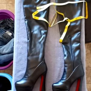 platform boots size 5***very narrow width